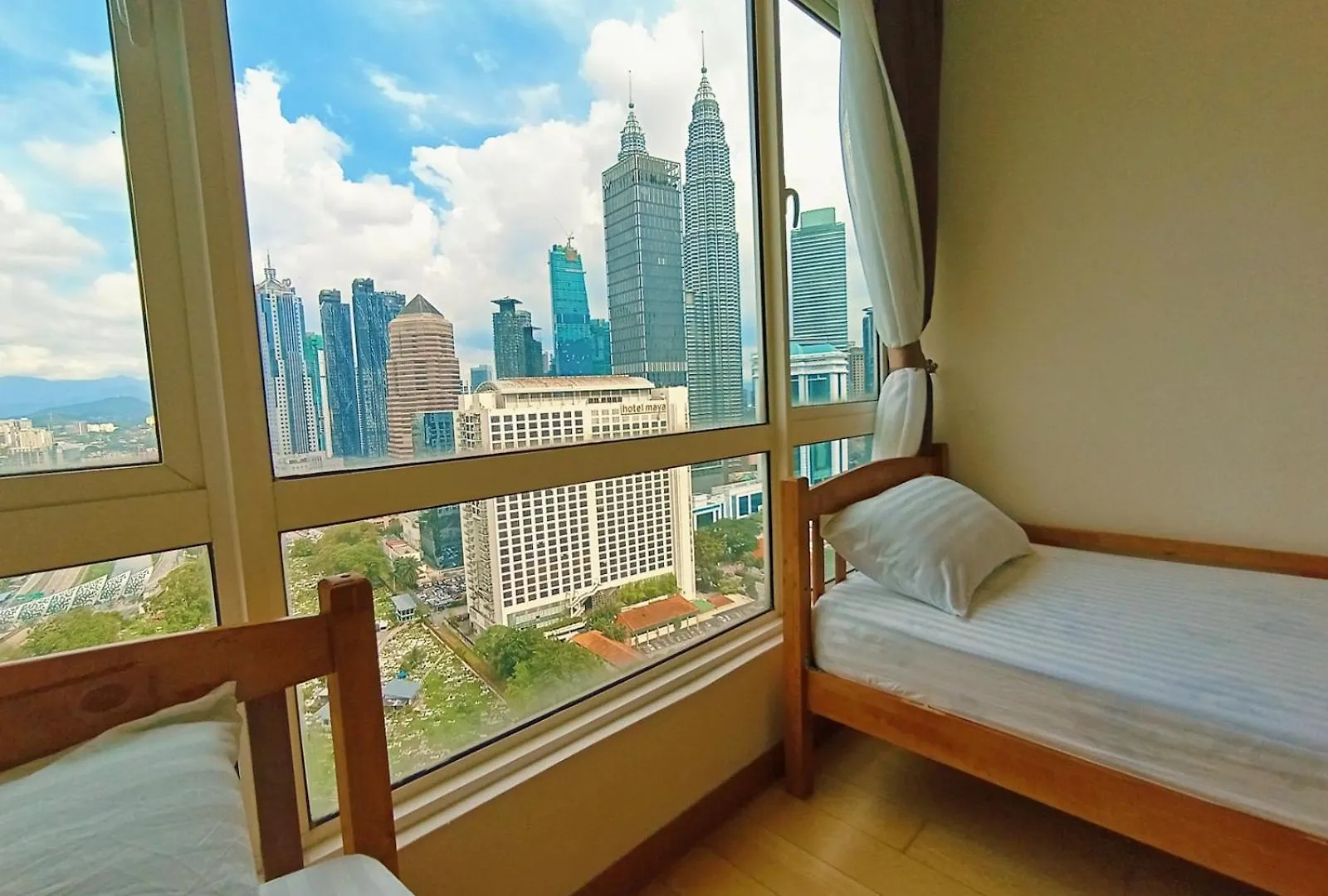 Habibi Home Klcc Kuala Lumpur Hostel
